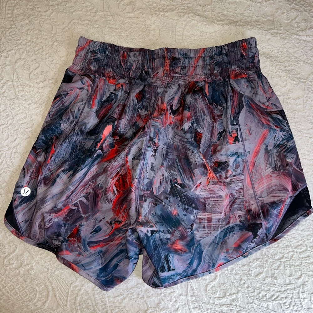 Lululemon Hotty Hot High-Rise Lined Short 4"